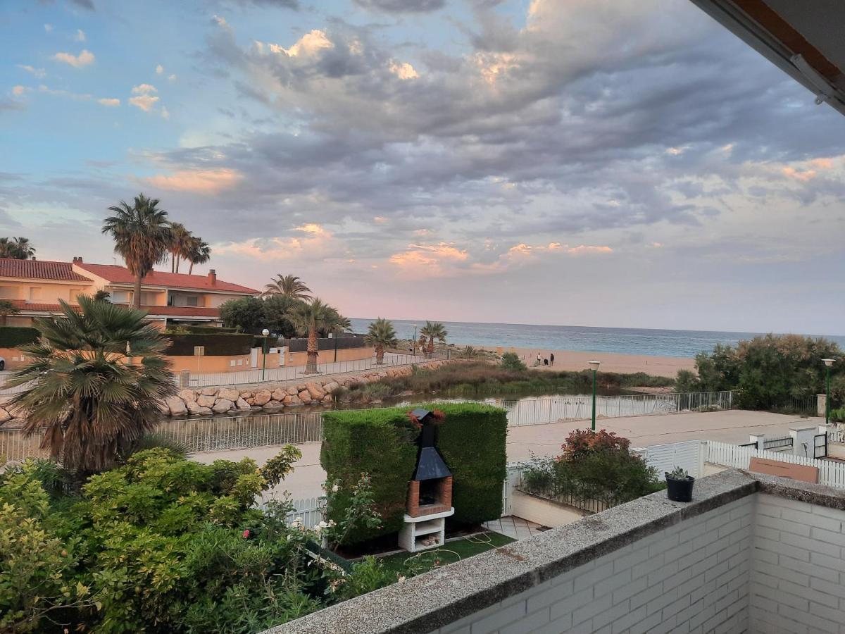 Apartmán Cosy House With Garden Infront Of The Sea Creixell Exteriér fotografie
