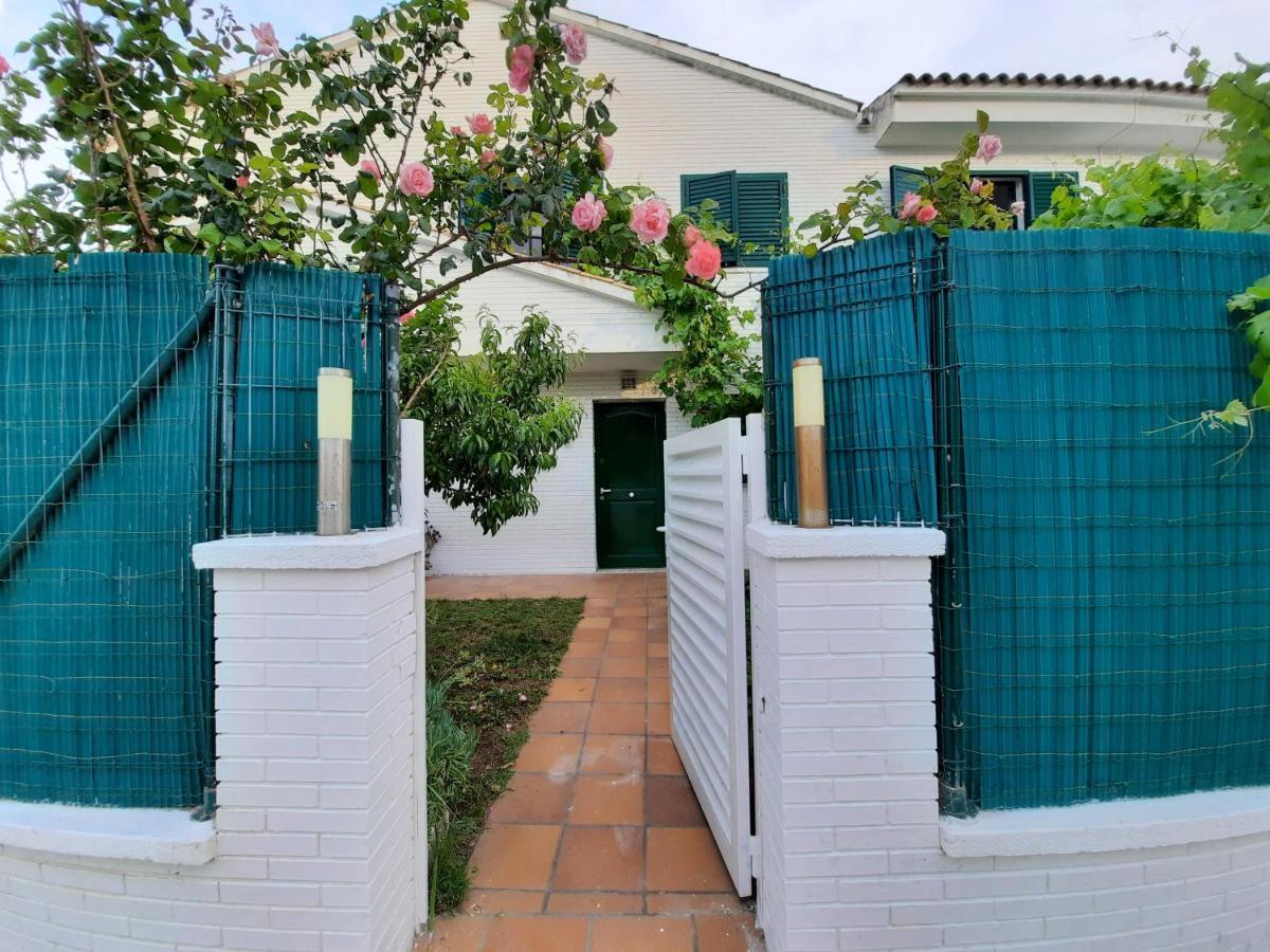 Apartmán Cosy House With Garden Infront Of The Sea Creixell Exteriér fotografie