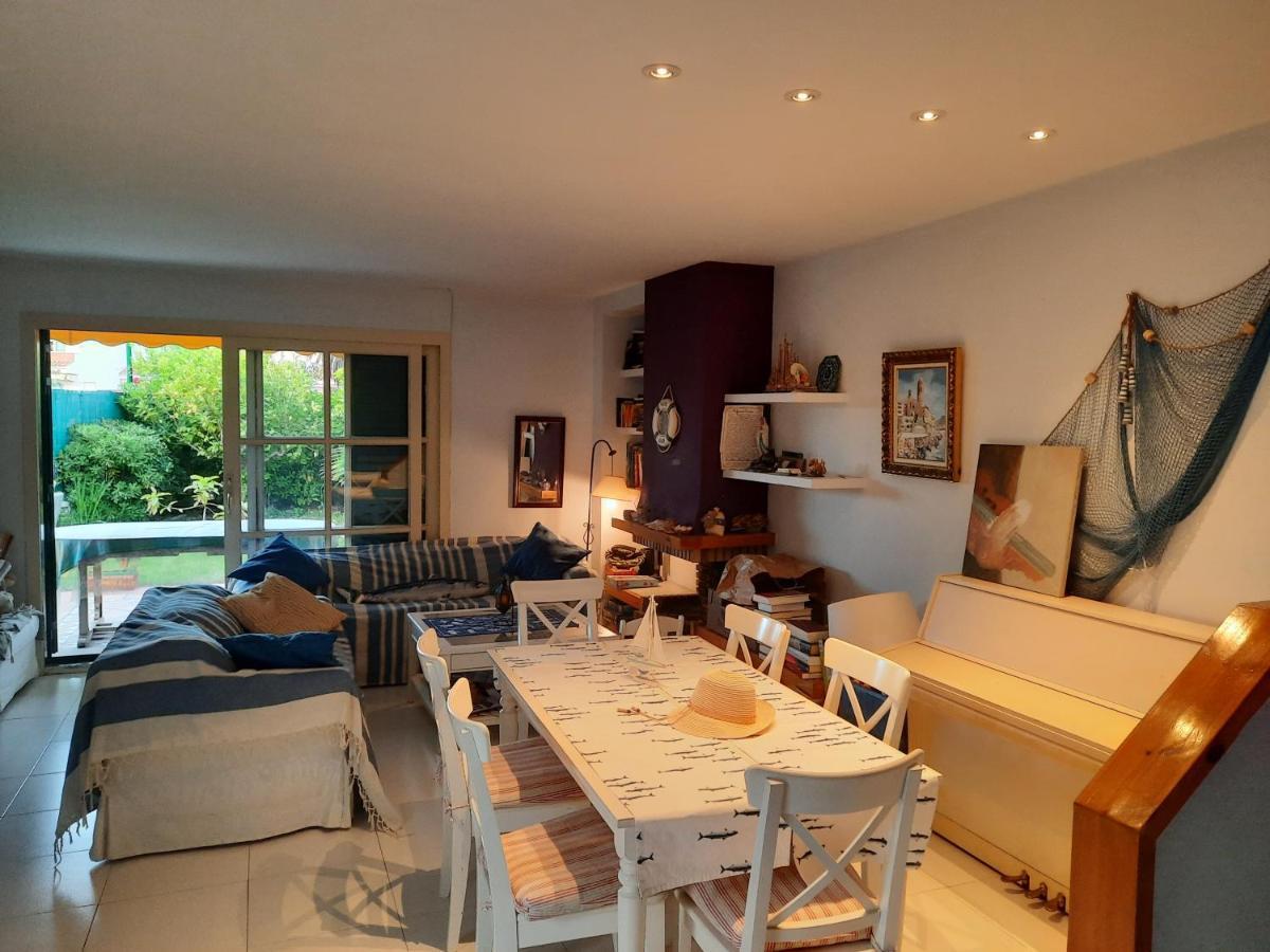 Apartmán Cosy House With Garden Infront Of The Sea Creixell Exteriér fotografie